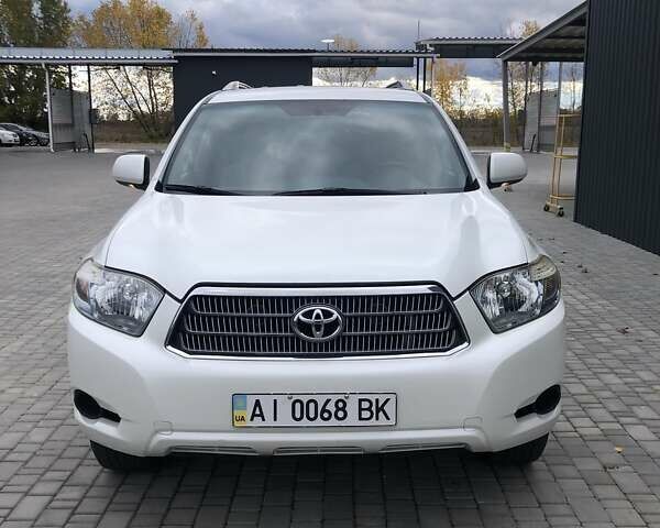 Тойота Хайлендер 2008 у Белой Церкве на Automoto.ua Білий Тойота Хайлендер, об'ємом двигуна 3.3 л та пробігом 299 тис. км за 16000 $, фото 1 на Automoto.ua