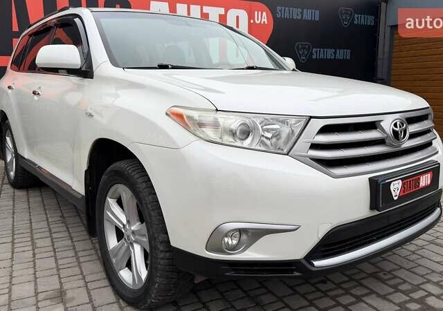 Белый Тойота Хайлендер, объемом двигателя 3.46 л и пробегом 259 тыс. км за 14500 $, фото 1 на Automoto.ua