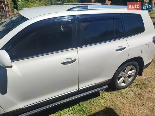 Білий Тойота Хайлендер, об'ємом двигуна 3.5 л та пробігом 180 тис. км за 21000 $, фото 1 на Automoto.ua