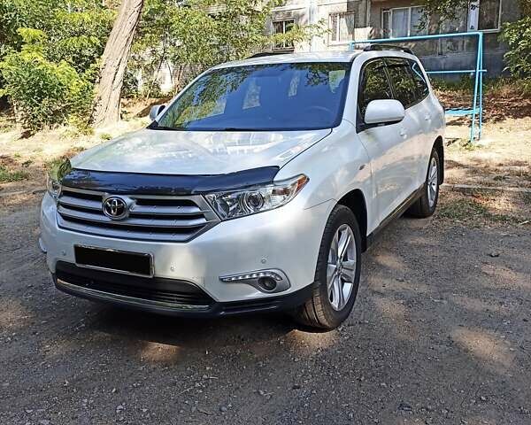 Білий Тойота Хайлендер, об'ємом двигуна 3.46 л та пробігом 211 тис. км за 17450 $, фото 1 на Automoto.ua