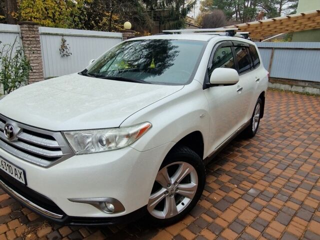 Білий Тойота Хайлендер, об'ємом двигуна 0 л та пробігом 267 тис. км за 391 $, фото 1 на Automoto.ua