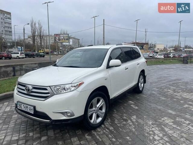 Белый Тойота Хайлендер, объемом двигателя 3.5 л и пробегом 280 тыс. км за 18000 $, фото 1 на Automoto.ua