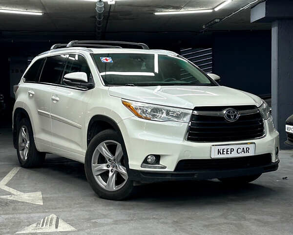 Белый Тойота Хайлендер, объемом двигателя 3.5 л и пробегом 145 тыс. км за 24800 $, фото 1 на Automoto.ua