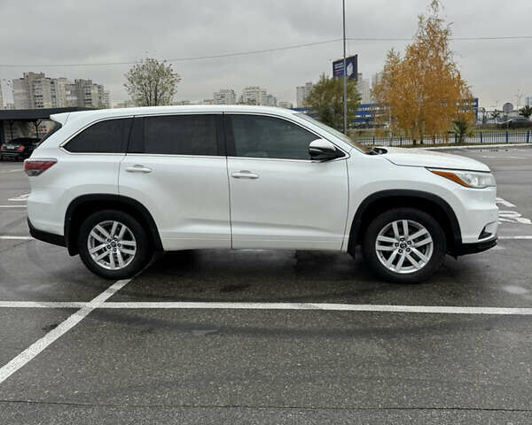 Тойота Хайлендер 2016 в Киеве на Automoto.ua Белый Тойота Хайлендер, объемом двигателя 2.67 л и пробегом 185 тыс. км за 18550 $, фото 1 на Automoto.ua