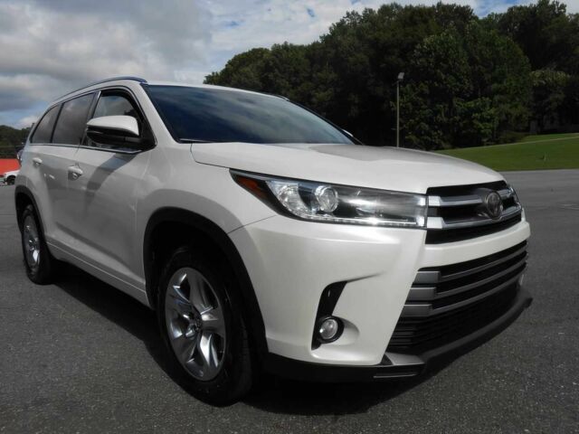 Белый Тойота Хайлендер, объемом двигателя 3.5 л и пробегом 67 тыс. км за 15600 $, фото 1 на Automoto.ua