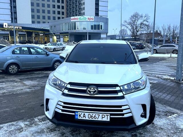 Білий Тойота Хайлендер, об'ємом двигуна 2.7 л та пробігом 115 тис. км за 23000 $, фото 1 на Automoto.ua