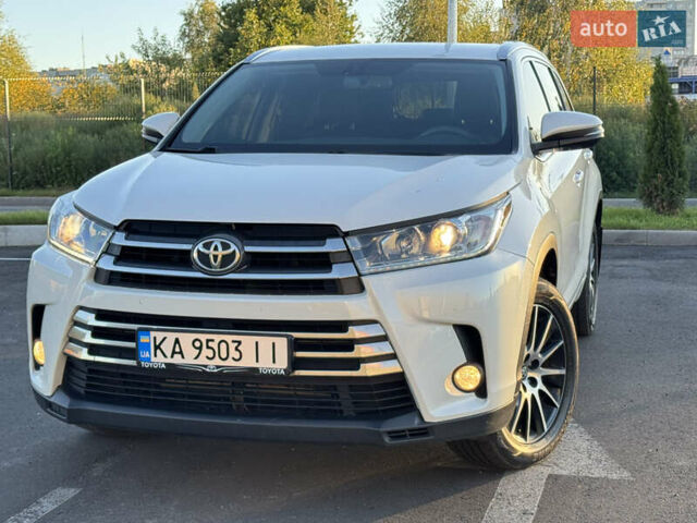 Белый Тойота Хайлендер, объемом двигателя 3.46 л и пробегом 149 тыс. км за 32700 $, фото 1 на Automoto.ua