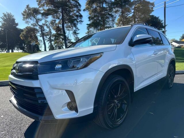 Белый Тойота Хайлендер, объемом двигателя 3.5 л и пробегом 36 тыс. км за 14000 $, фото 1 на Automoto.ua