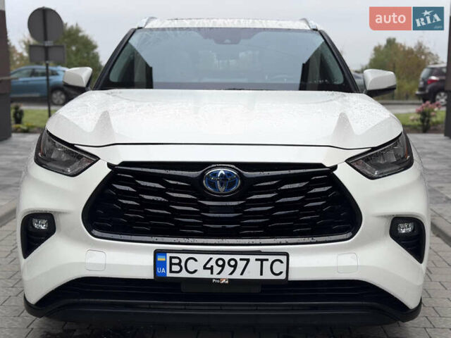 Тойота Хайлендер 2020 в Львове на Automoto.ua Белый Тойота Хайлендер, объемом двигателя 2.49 л и пробегом 60 тыс. км за 47500 $, фото 1 на Automoto.ua