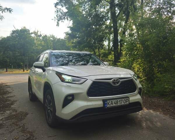 Белый Тойота Хайлендер, объемом двигателя 3.46 л и пробегом 93 тыс. км за 38000 $, фото 1 на Automoto.ua