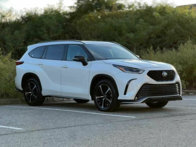 Тойота Хайлендер 2021 в Львове на Automoto.ua Белый Тойота Хайлендер, объемом двигателя 3.5 л и пробегом 19 тыс. км за 13500 $, фото 1 на Automoto.ua
