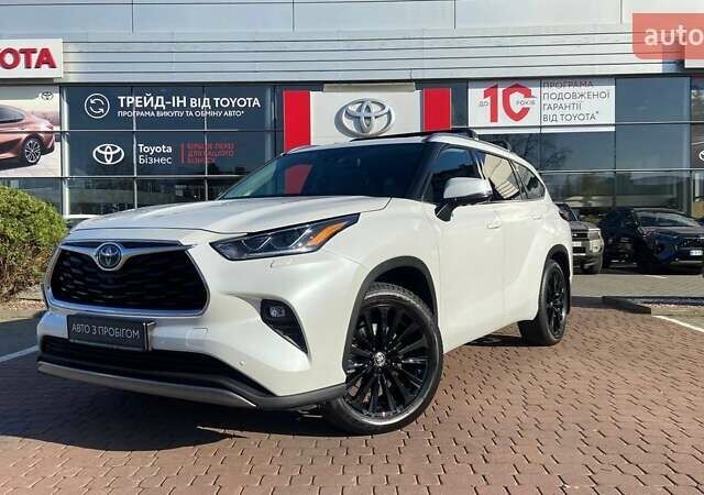 Белый Тойота Хайлендер, объемом двигателя 2.49 л и пробегом 75 тыс. км за 59700 $, фото 1 на Automoto.ua