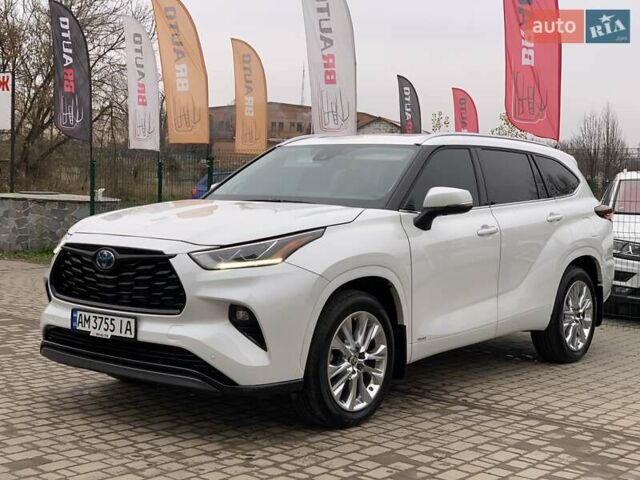 Белый Тойота Хайлендер, объемом двигателя 2.5 л и пробегом 13 тыс. км за 56999 $, фото 1 на Automoto.ua