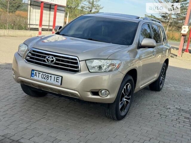 Бежевый Тойота Хайлендер, объемом двигателя 3.46 л и пробегом 280 тыс. км за 13200 $, фото 1 на Automoto.ua
