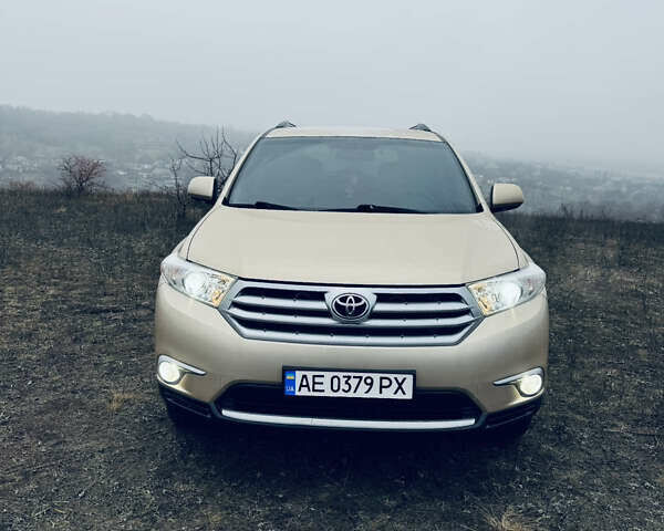 Бежевий Тойота Хайлендер, об'ємом двигуна 3.46 л та пробігом 114 тис. км за 21999 $, фото 1 на Automoto.ua