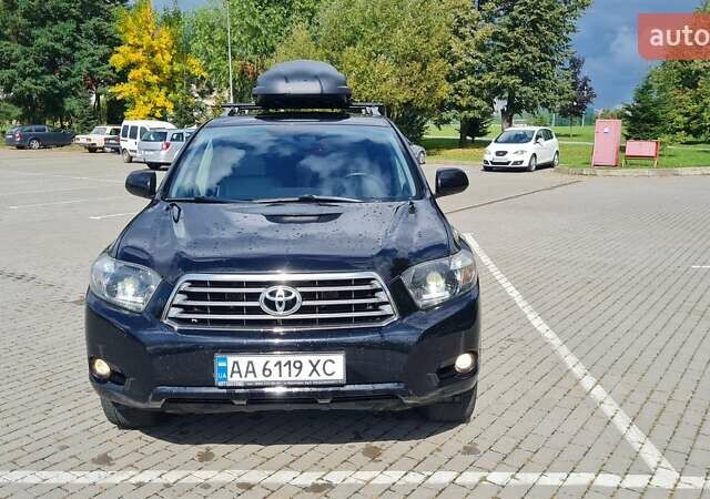 Черный Тойота Хайлендер, объемом двигателя 3.5 л и пробегом 240 тыс. км за 15000 $, фото 1 на Automoto.ua