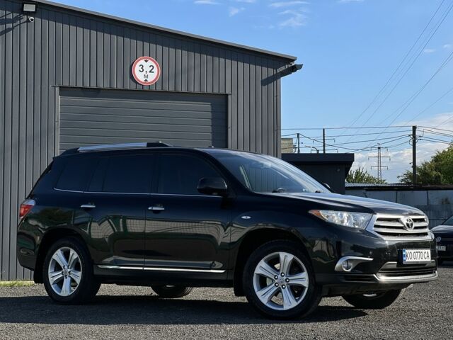Черный Тойота Хайлендер, объемом двигателя 3.5 л и пробегом 380 тыс. км за 15500 $, фото 1 на Automoto.ua