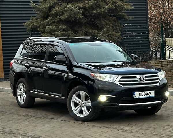 Черный Тойота Хайлендер, объемом двигателя 3.46 л и пробегом 259 тыс. км за 16399 $, фото 1 на Automoto.ua