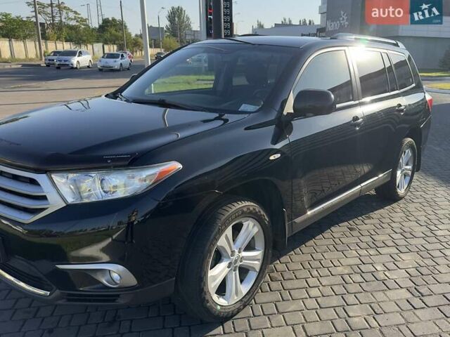 Черный Тойота Хайлендер, объемом двигателя 3.5 л и пробегом 212 тыс. км за 18000 $, фото 1 на Automoto.ua
