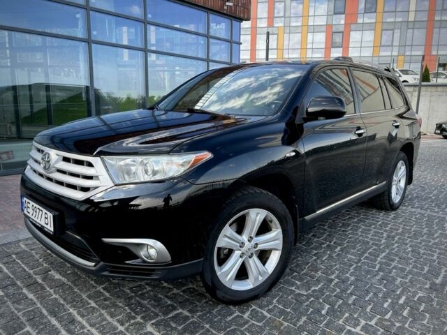 Черный Тойота Хайлендер, объемом двигателя 3.5 л и пробегом 214 тыс. км за 17999 $, фото 1 на Automoto.ua