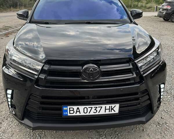Чорний Тойота Хайлендер, об'ємом двигуна 3.46 л та пробігом 200 тис. км за 24500 $, фото 1 на Automoto.ua