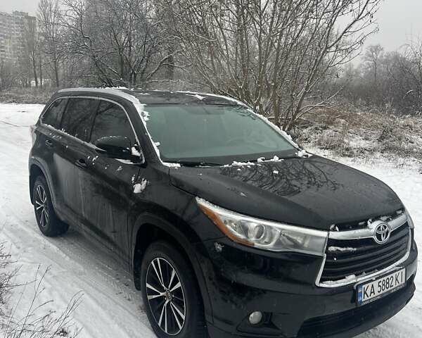 Черный Тойота Хайлендер, объемом двигателя 3.46 л и пробегом 270 тыс. км за 20000 $, фото 1 на Automoto.ua