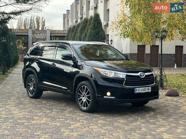 Черный Тойота Хайлендер, объемом двигателя 3.5 л и пробегом 179 тыс. км за 25900 $, фото 1 на Automoto.ua