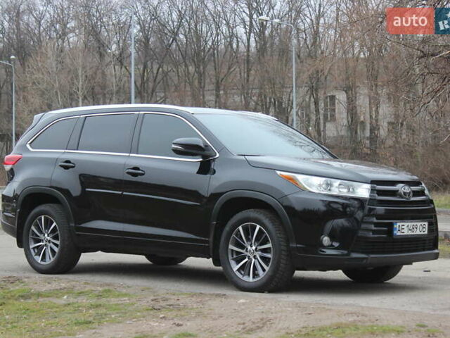 Черный Тойота Хайлендер, объемом двигателя 3.46 л и пробегом 60 тыс. км за 26999 $, фото 1 на Automoto.ua