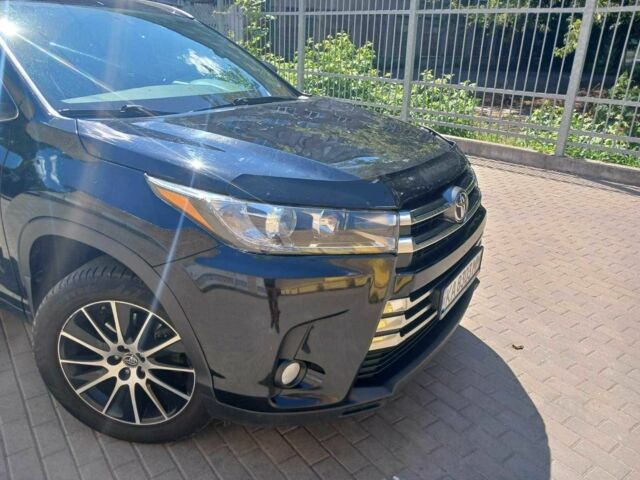 Черный Тойота Хайлендер, объемом двигателя 3.5 л и пробегом 203 тыс. км за 26500 $, фото 1 на Automoto.ua