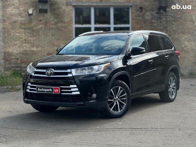 Черный Тойота Хайлендер, объемом двигателя 3.5 л и пробегом 225 тыс. км за 25990 $, фото 1 на Automoto.ua