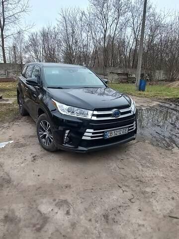 Черный Тойота Хайлендер, объемом двигателя 3.5 л и пробегом 150 тыс. км за 30000 $, фото 1 на Automoto.ua
