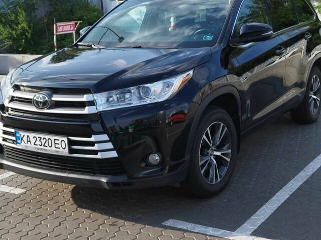 Черный Тойота Хайлендер, объемом двигателя 3.5 л и пробегом 65 тыс. км за 26500 $, фото 1 на Automoto.ua