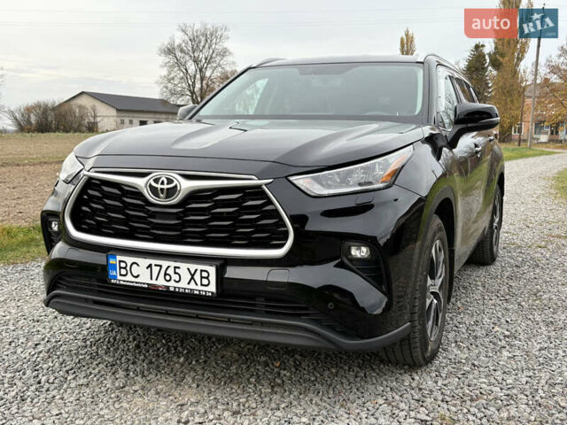Черный Тойота Хайлендер, объемом двигателя 3.46 л и пробегом 65 тыс. км за 37700 $, фото 1 на Automoto.ua