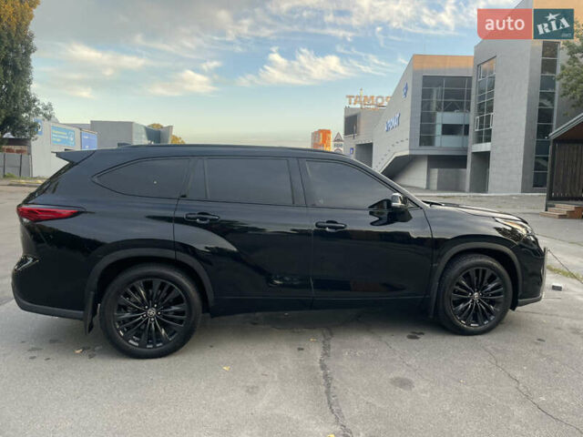 Тойота Хайлендер 2021 в Киеве на Automoto.ua Черный Тойота Хайлендер, объемом двигателя 3.46 л и пробегом 77 тыс. км за 46500 $, фото 1 на Automoto.ua