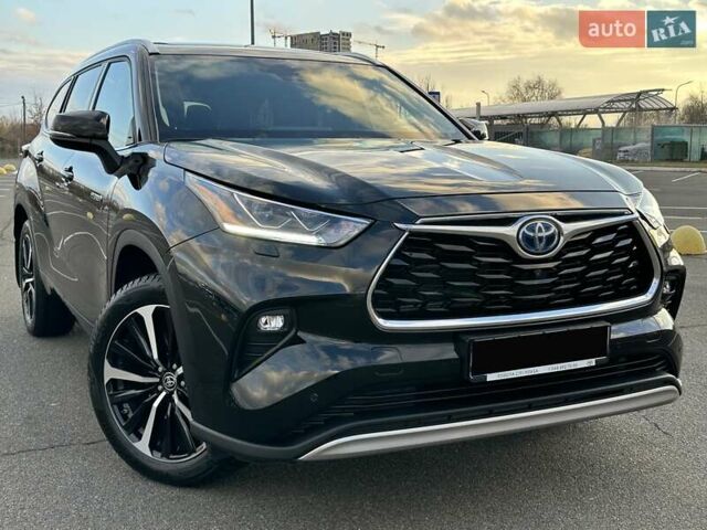 Черный Тойота Хайлендер, объемом двигателя 2.5 л и пробегом 72 тыс. км за 52555 $, фото 1 на Automoto.ua