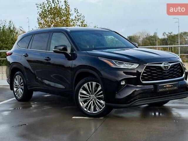 Тойота Хайлендер 2021 в Киеве на Automoto.ua Черный Тойота Хайлендер, объемом двигателя 3.46 л и пробегом 97 тыс. км за 46990 $, фото 1 на Automoto.ua