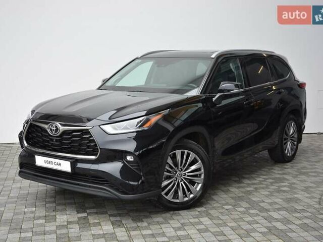 Черный Тойота Хайлендер, объемом двигателя 3.46 л и пробегом 33 тыс. км за 53000 $, фото 1 на Automoto.ua