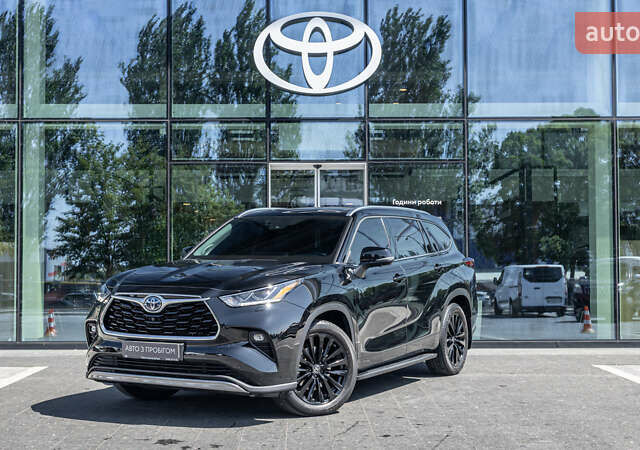 Тойота Хайлендер 2023 в Днепре (Днепропетровске) на Automoto.ua Черный Тойота Хайлендер, объемом двигателя 2.49 л и пробегом 29 тыс. км за 67277 $, фото 1 на Automoto.ua