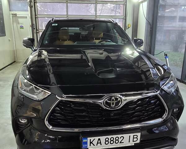 Черный Тойота Хайлендер, объемом двигателя 2.49 л и пробегом 5 тыс. км за 72222 $, фото 1 на Automoto.ua