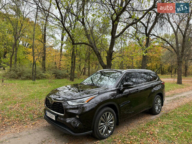 Тойота Хайлендер 2022 в Днепре (Днепропетровске) на Automoto.ua Коричневый Тойота Хайлендер, объемом двигателя 3.46 л и пробегом 41 тыс. км за 52700 $, фото 1 на Automoto.ua
