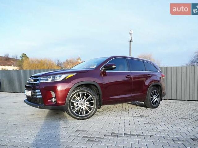 Красный Тойота Хайлендер, объемом двигателя 3.46 л и пробегом 132 тыс. км за 30900 $, фото 1 на Automoto.ua