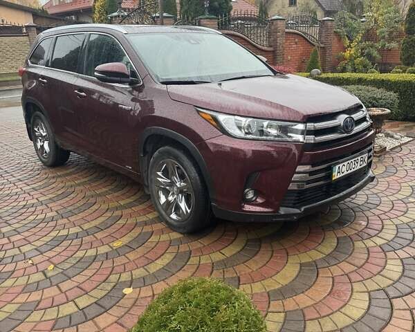 Красный Тойота Хайлендер, объемом двигателя 3.46 л и пробегом 65 тыс. км за 36200 $, фото 1 на Automoto.ua