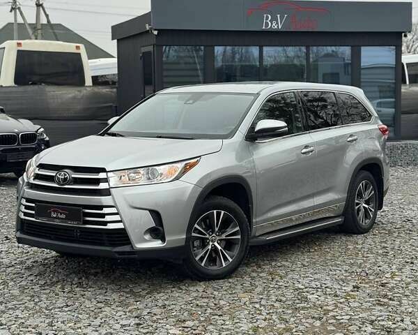 Тойота Хайлендер, объемом двигателя 0 л и пробегом 121 тыс. км за 26000 $, фото 1 на Automoto.ua