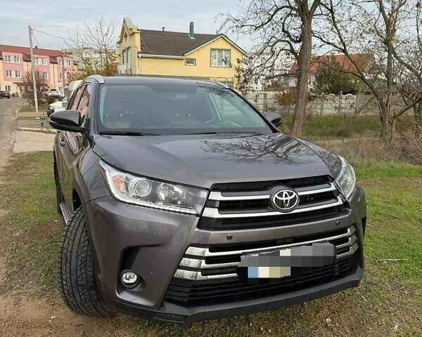 Тойота Хайлендер, объемом двигателя 3.5 л и пробегом 132 тыс. км за 31000 $, фото 1 на Automoto.ua