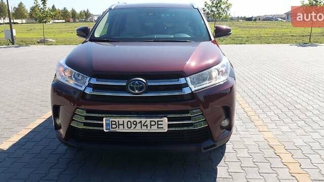 Тойота Хайлендер, объемом двигателя 3.46 л и пробегом 61 тыс. км за 38000 $, фото 1 на Automoto.ua