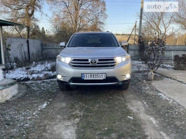 Серый Тойота Хайлендер, объемом двигателя 3.5 л и пробегом 176 тыс. км за 21500 $, фото 1 на Automoto.ua