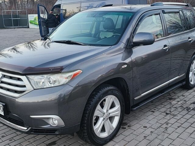 Сірий Тойота Хайлендер, об'ємом двигуна 2.2 л та пробігом 275 тис. км за 18300 $, фото 1 на Automoto.ua