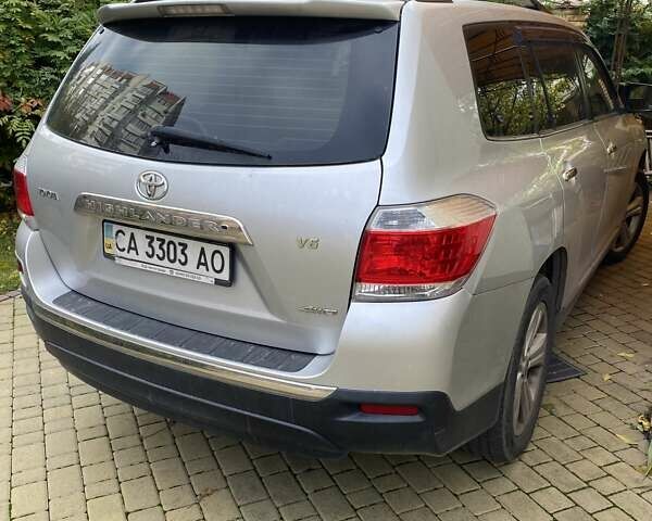 Сірий Тойота Хайлендер, об'ємом двигуна 3.46 л та пробігом 158 тис. км за 15200 $, фото 1 на Automoto.ua