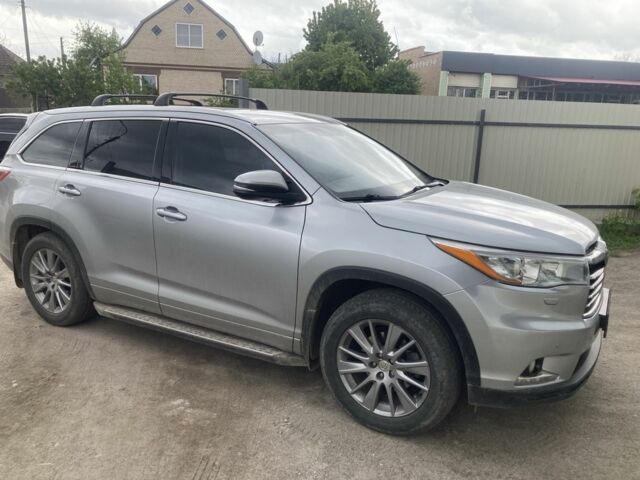 Серый Тойота Хайлендер, объемом двигателя 3.5 л и пробегом 180 тыс. км за 22000 $, фото 1 на Automoto.ua