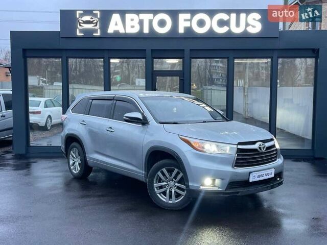Серый Тойота Хайлендер, объемом двигателя 2.67 л и пробегом 160 тыс. км за 15990 $, фото 1 на Automoto.ua